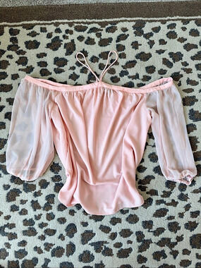 1. STATE Off-Shoulder Blouse in soft peach Size XL Like New
